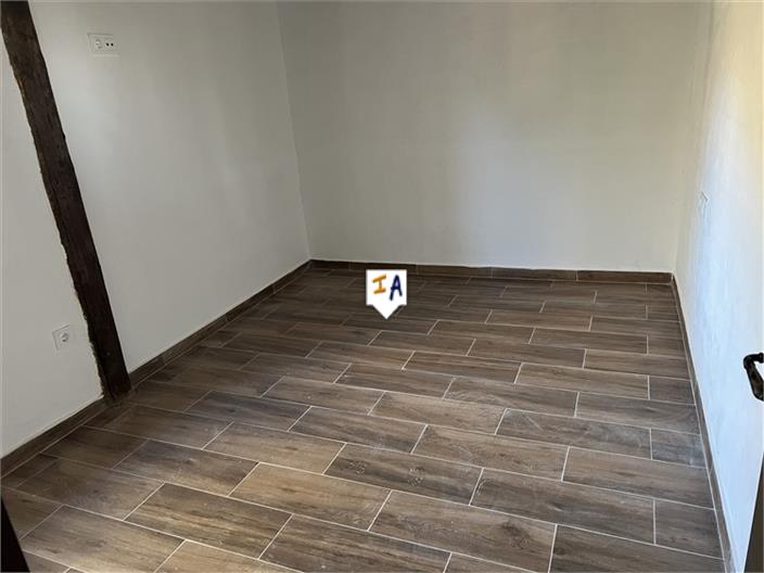 Image No.10-2 Bed Farmhouse for sale