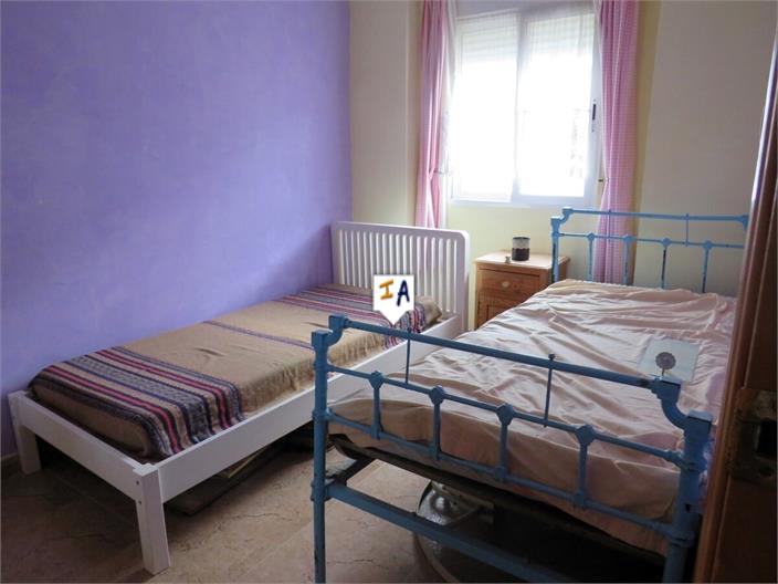 Image No.15-3 Bed House for sale