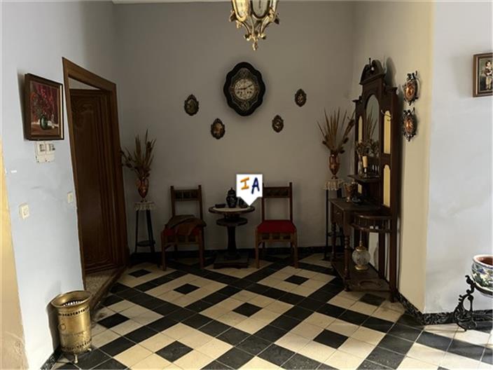 Image No.8-5 Bed House for sale