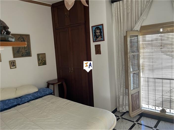 Image No.12-6 Bed House for sale