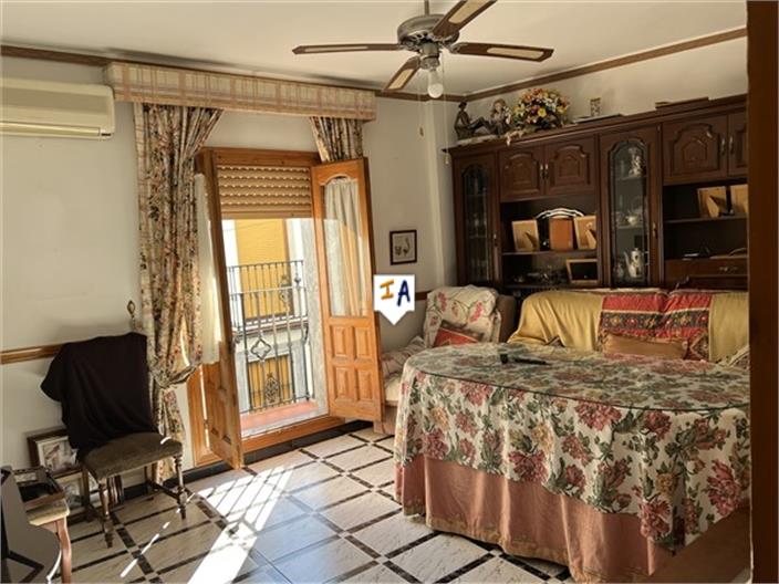 Image No.4-6 Bed House for sale