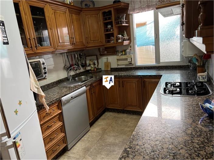 Image No.5-6 Bed House for sale