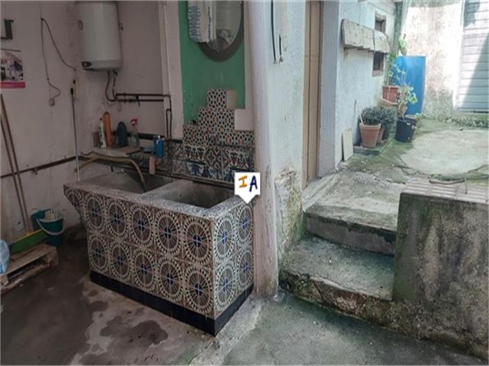 Image No.15-3 Bed House for sale