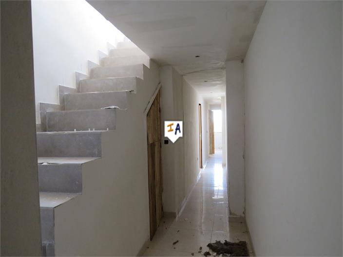 Image No.13-3 Bed House for sale