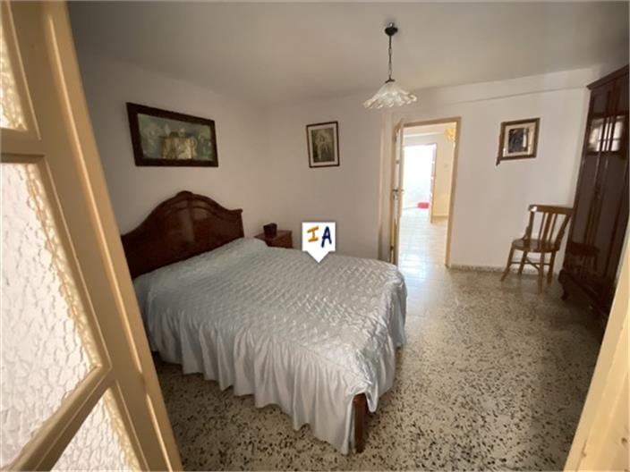 Image No.12-4 Bed House for sale