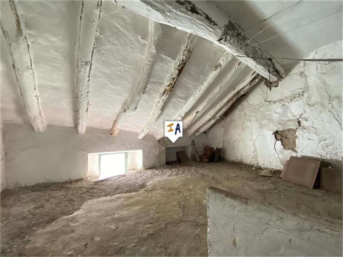 Image No.17-4 Bed House for sale