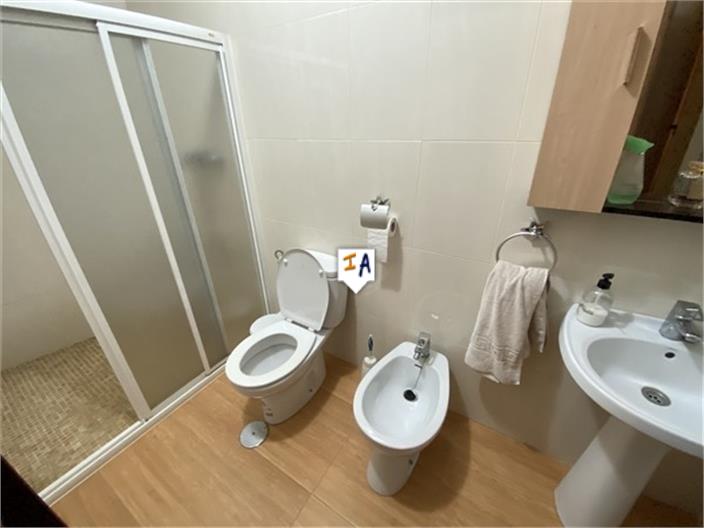 Image No.9-4 Bed House for sale