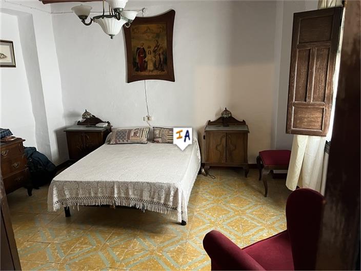 Image No.12-4 Bed House for sale