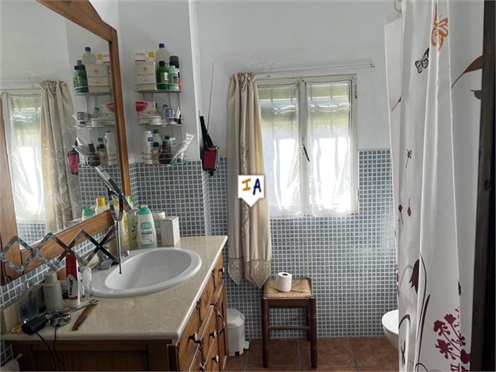 Image No.17-4 Bed House for sale