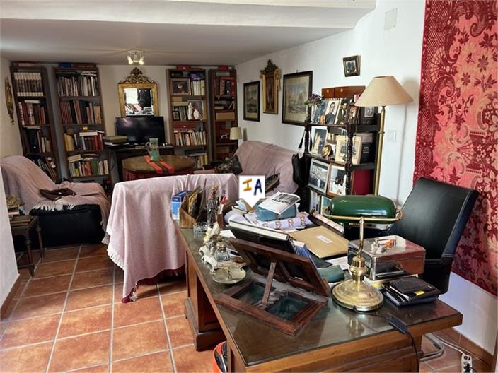 Image No.8-4 Bed House for sale