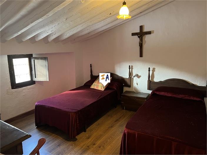 Image No.10-4 Bed House for sale