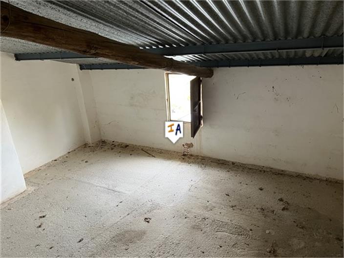 Image No.17-2 Bed Farmhouse for sale