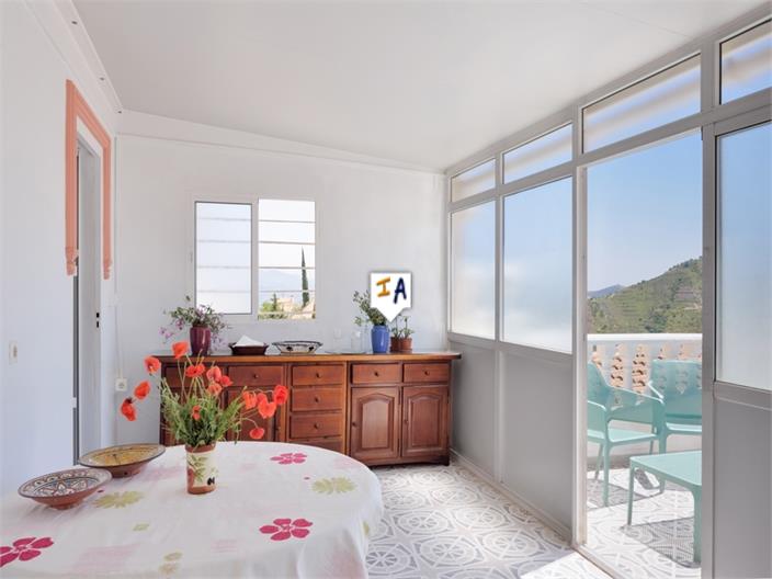 Image No.9-6 Bed House for sale