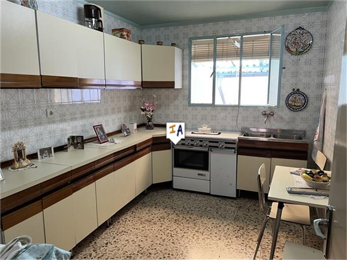 Image No.9-4 Bed House for sale