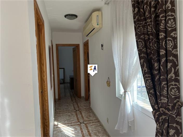 Image No.11-3 Bed House for sale