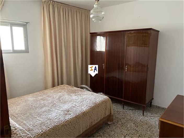 Image No.12-5 Bed House for sale