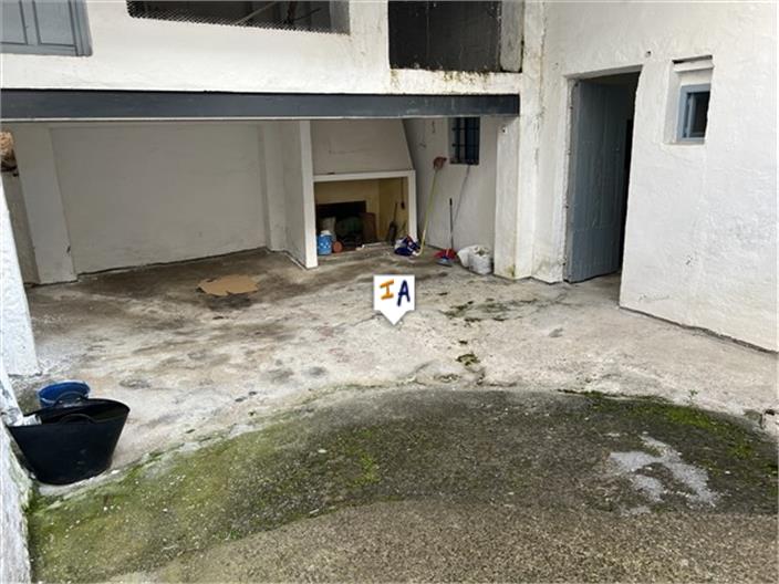 Image No.7-5 Bed House for sale