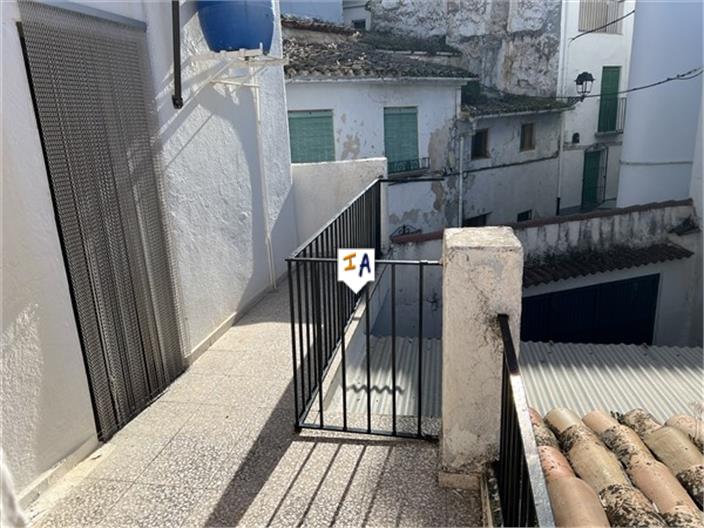 Image No.8-5 Bed House for sale