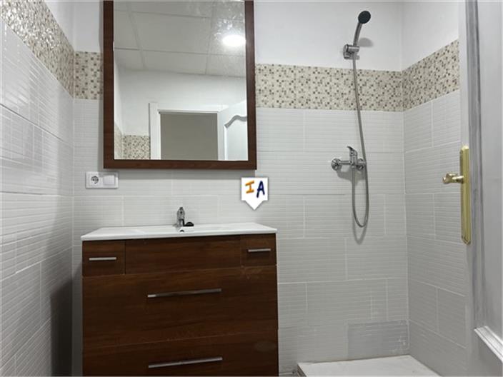 Image No.8-3 Bed House for sale