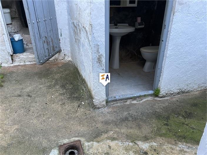 Image No.9-5 Bed House for sale