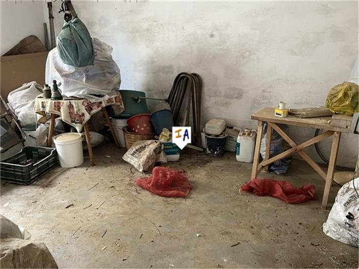 Image No.17-3 Bed House for sale