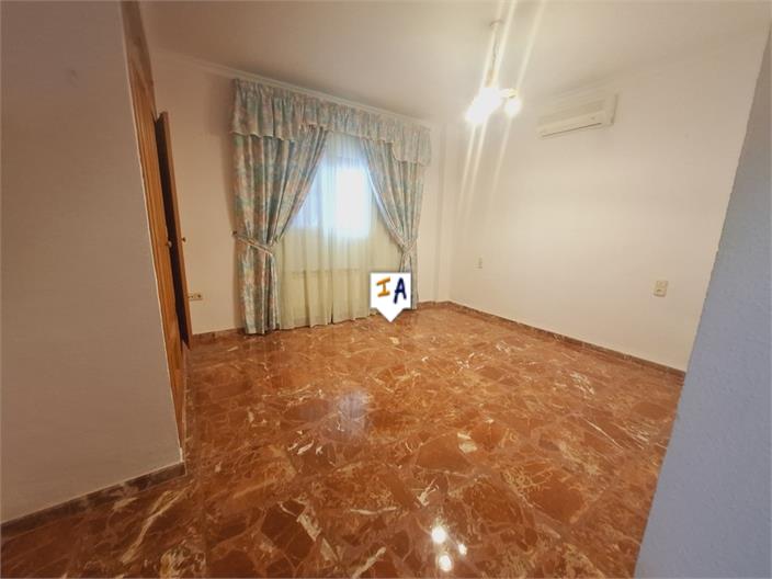 Image No.10-4 Bed House for sale