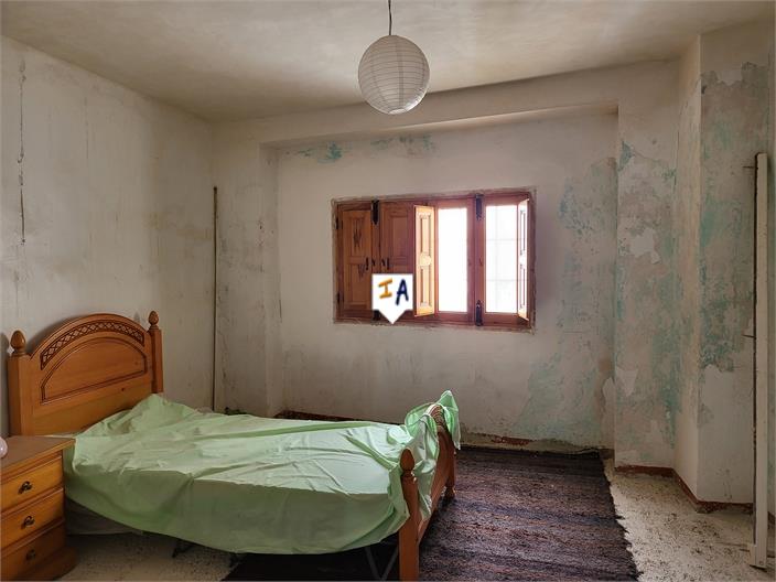 Image No.13-2 Bed House for sale