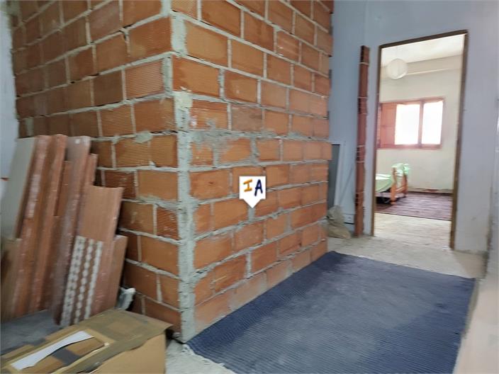 Image No.8-2 Bed House for sale