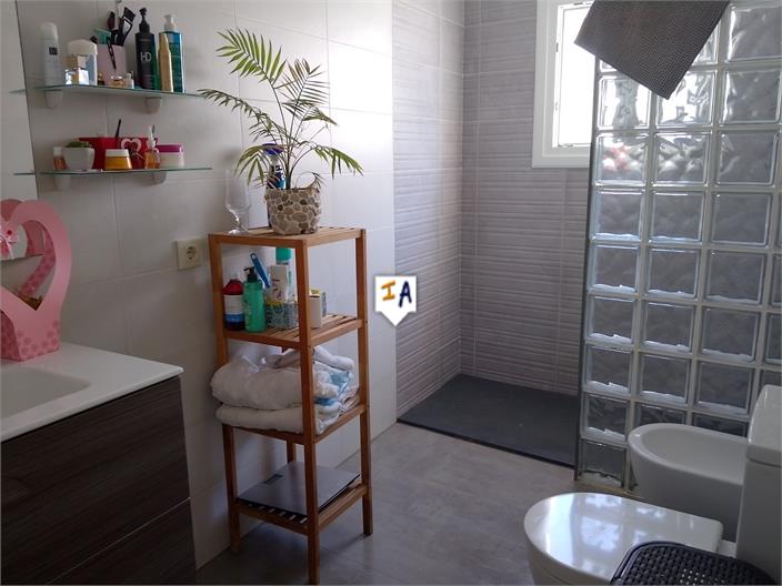 Image No.13-2 Bed House for sale