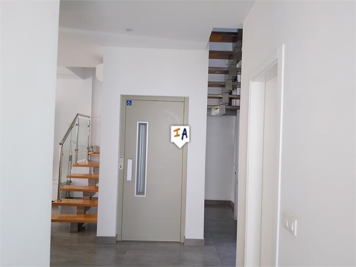 Image No.3-2 Bed House for sale