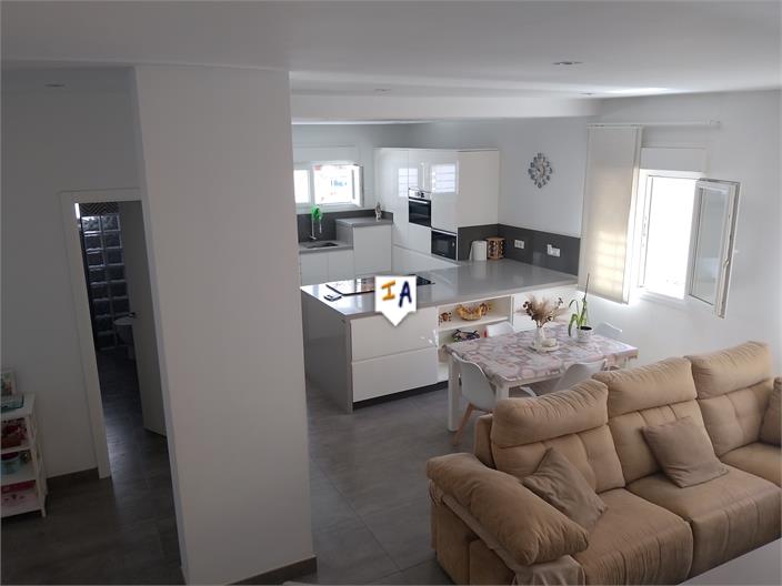 Image No.4-2 Bed House for sale