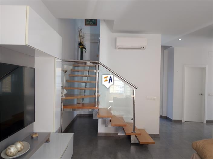 Image No.7-2 Bed House for sale