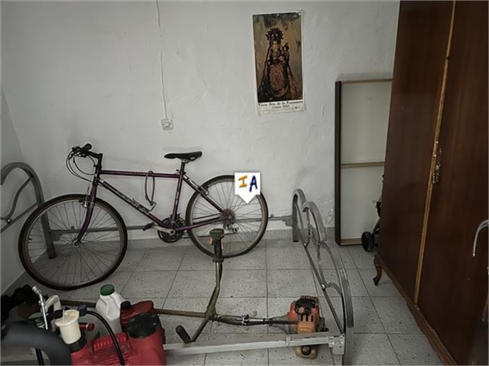 Image No.17-5 Bed House for sale