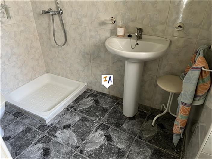 Image No.9-5 Bed House for sale