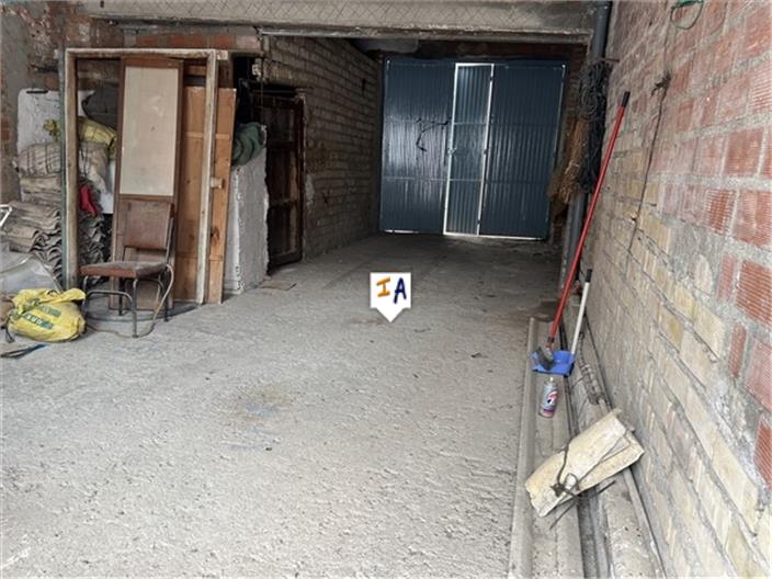 Image No.16-4 Bed House for sale