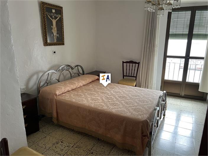 Image No.12-4 Bed House for sale