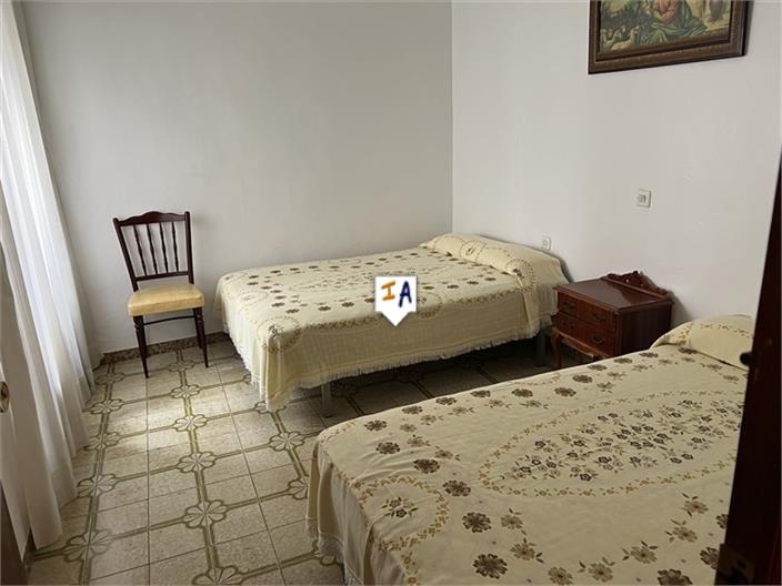 Image No.15-4 Bed House for sale