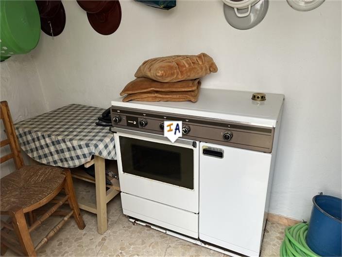 Image No.6-4 Bed House for sale