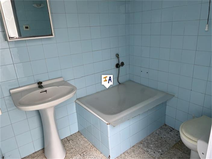 Image No.7-4 Bed House for sale