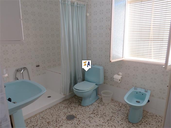 Image No.12-3 Bed Property for sale