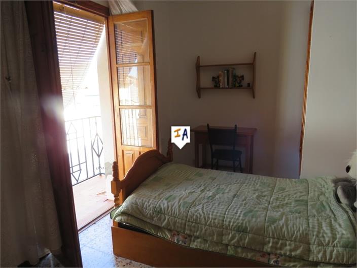 Image No.7-3 Bed Property for sale