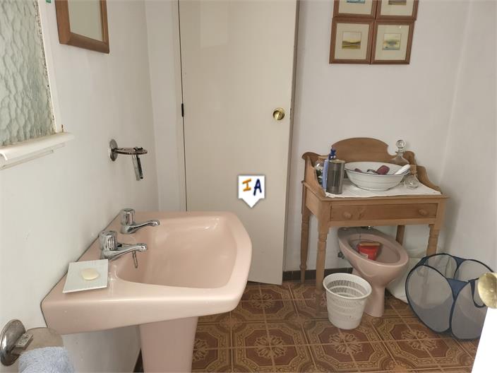 Image No.12-3 Bed House for sale