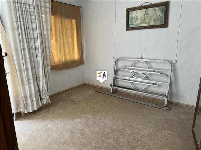 Image No.12-5 Bed House for sale