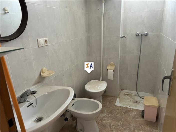 Image No.9-5 Bed House for sale