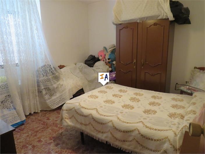 Image No.12-4 Bed House for sale