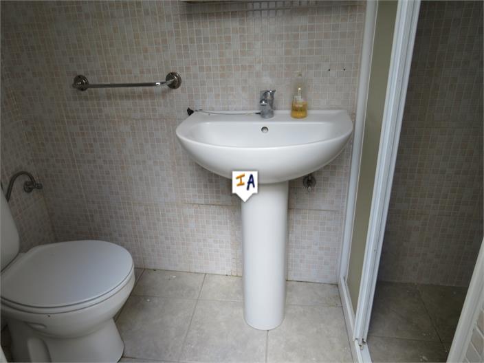 Image No.15-4 Bed House for sale