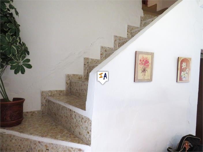 Image No.6-4 Bed House for sale