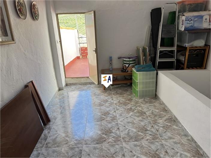 Image No.8-3 Bed House for sale