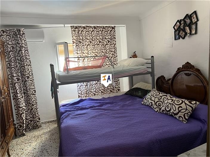 Image No.9-3 Bed House for sale