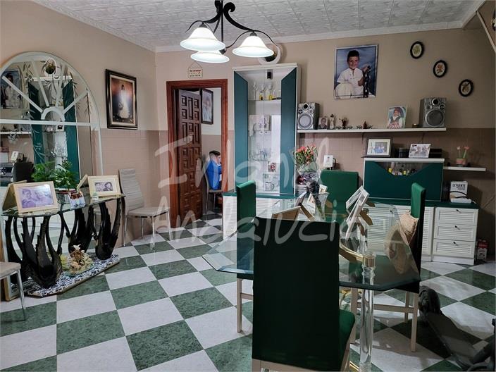 Image No.6-3 Bed House for sale